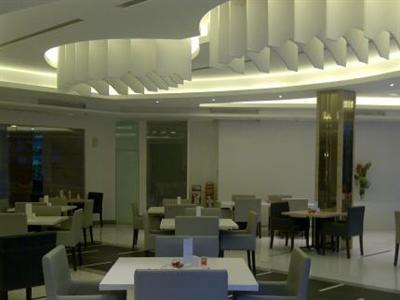 фото отеля Grand Whiz Hotel Kelapa Gading