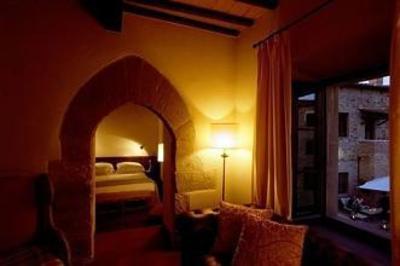 фото отеля Castel Monastero Hotel Castelnuovo Berardenga