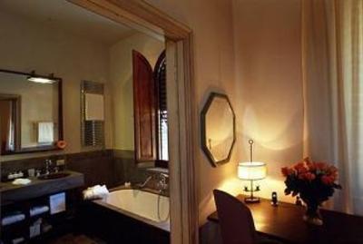 фото отеля Castel Monastero Hotel Castelnuovo Berardenga