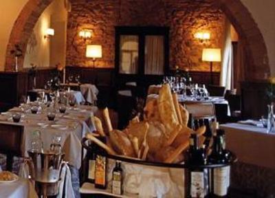 фото отеля Castel Monastero Hotel Castelnuovo Berardenga