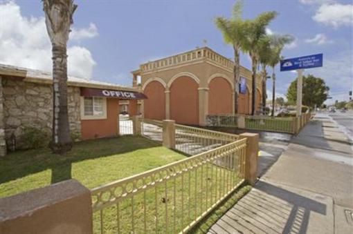 фото отеля Legacy Inn and Suites