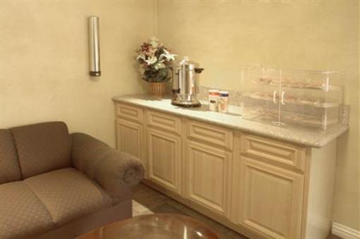 фото отеля Legacy Inn and Suites
