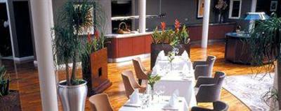 фото отеля Alona Hotel Motherwell