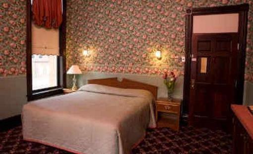 фото отеля Iron Horse Inn
