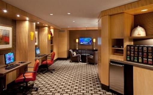 фото отеля Marriott Execustay Stone Ridge Apartment Mobile