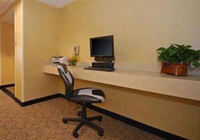 фото отеля MainStay Suites Brentwood