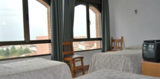 фото отеля Hostal Cazalegas