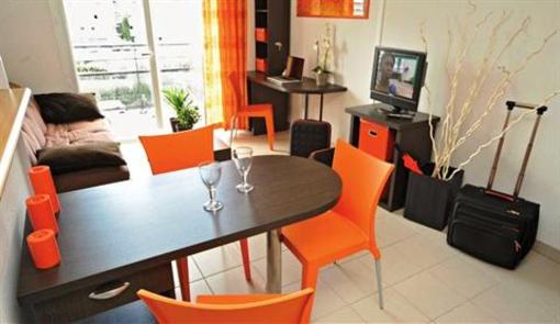 фото отеля Park & Suites Confort Saint-Priest-en-Jarez