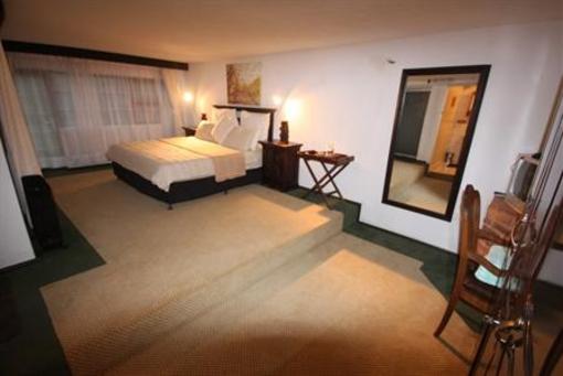 фото отеля Acra Retreat - Mountain View Lodge - Waterval Boven
