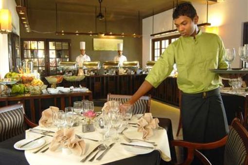 фото отеля Priyankara Hotel