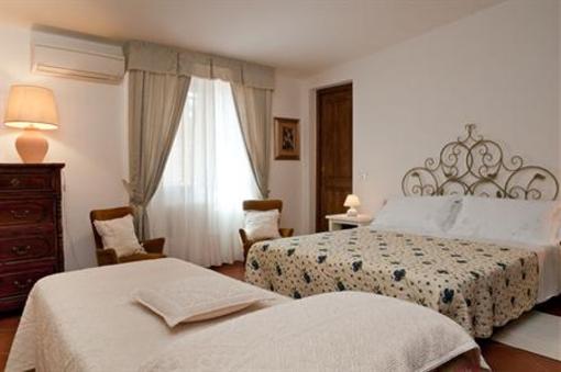 фото отеля Bed & Breakfast Nettuno Olbia
