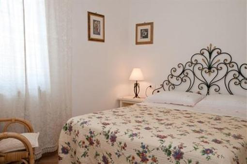 фото отеля Bed & Breakfast Nettuno Olbia