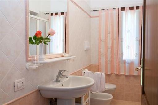 фото отеля Bed & Breakfast Nettuno Olbia