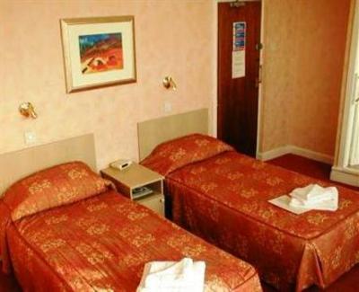 фото отеля Warwick Hotel