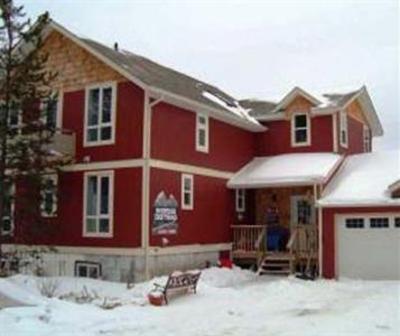 фото отеля Mountain Driftwood Gallery & Lodging