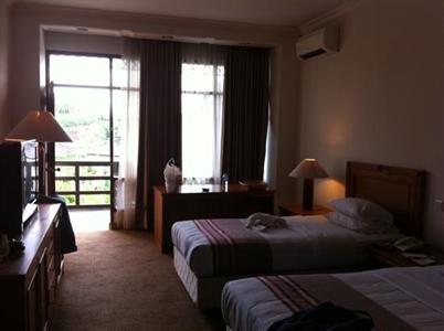 фото отеля Mesra Business & Resort Hotel