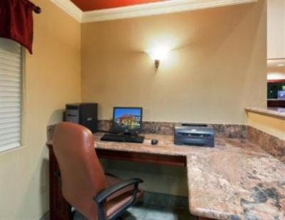 фото отеля Holiday Inn Express Hotel & Suites Watsonville