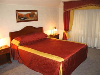 фото отеля Hotel Four Crowns