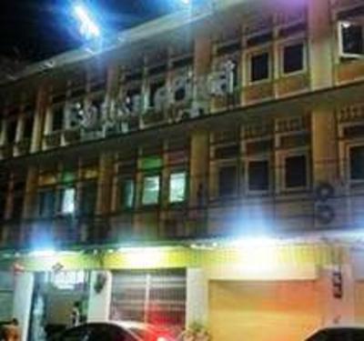 фото отеля Queen Hotel Suratthani