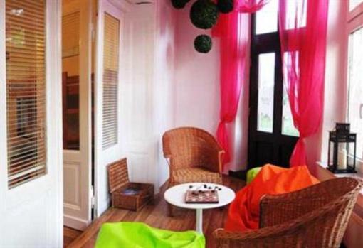 фото отеля Lunatic Hostel