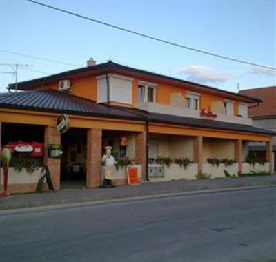 фото отеля Penzion Fontana Podhajska