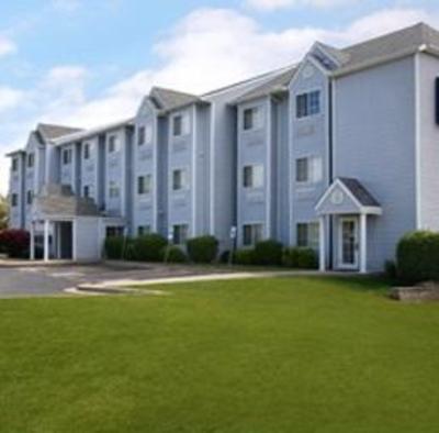 фото отеля Microtel Inn & Suites Admiral Place