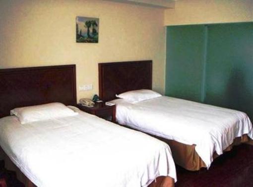фото отеля Green Tree Inn Zhenjiang Yidu Jiancai City