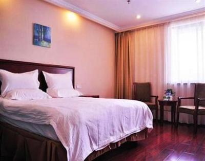 фото отеля Green Tree Inn Zhenjiang Yidu Jiancai City
