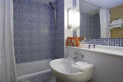 фото отеля Kyriad Tarbes Odos Hotel