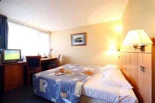 фото отеля Kyriad Tarbes Odos Hotel