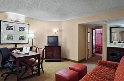 фото отеля Embassy Suites Indianapolis North