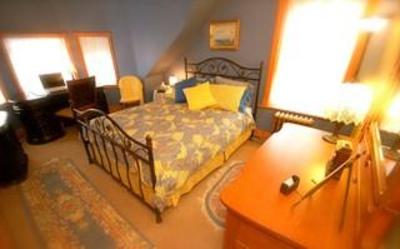 фото отеля Au Petit Chateau