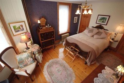 фото отеля Au Petit Chateau