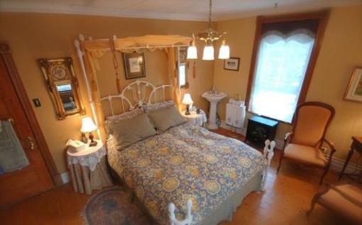 фото отеля Au Petit Chateau