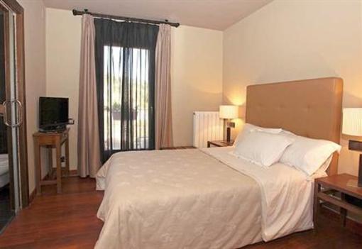 фото отеля Hotel Revestido Puertolas