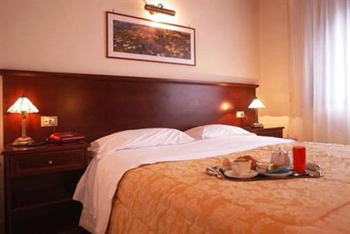 фото отеля Hotel Rea Casalnuovo di Napoli