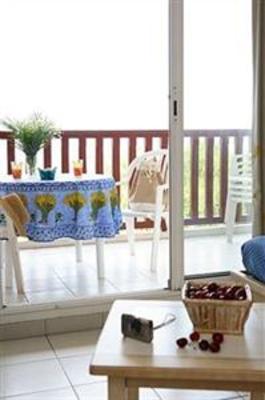 фото отеля Pierre and Vacances Hameau de la Pinede Residence Hyeres