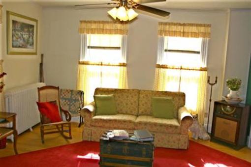 фото отеля The Young House Bed and Breakfast