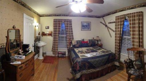 фото отеля The Young House Bed and Breakfast