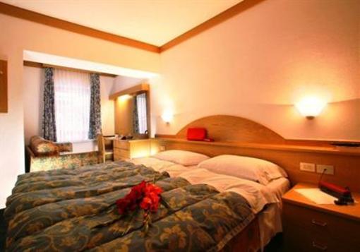 фото отеля Hotel Fiorenza Campitello Di Fassa
