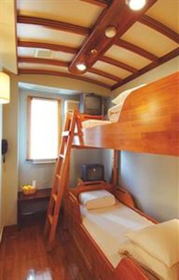 фото отеля Capsule Inn Osaka