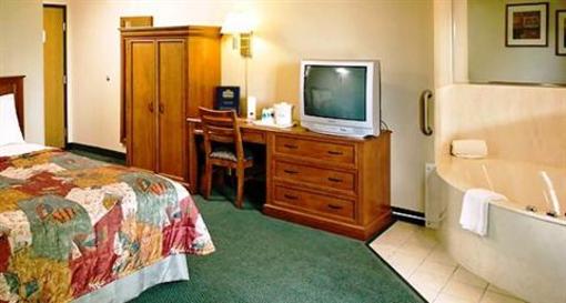 фото отеля AmericInn Hotel & Suites Duluth South _ Black Woods Convention Center