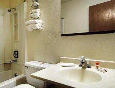 фото отеля Super 8 Motel Beaumont/I-10 E