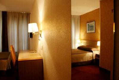 фото отеля Comfort Hotel Saint Pierre