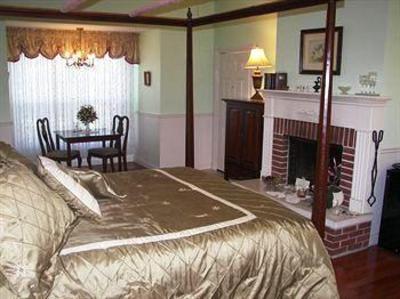 фото отеля Heritage Country Inn