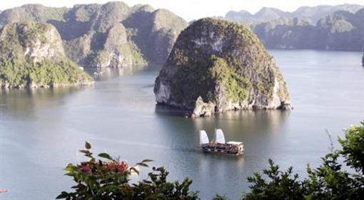 фото отеля White Dolphin Cruises Halong