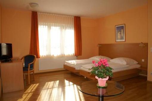 фото отеля Pension Christine Freiburg im Breisgau