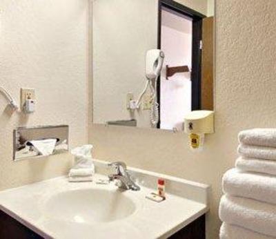 фото отеля Super 8 Motel Saint Charles