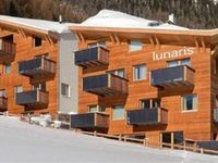 Lunaris Apart