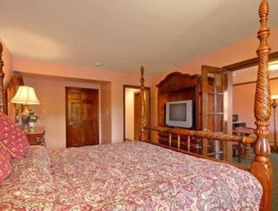 фото отеля Sturbridge Super 8 Motel